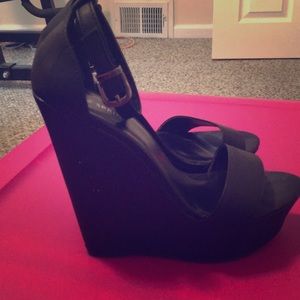 Call it Spring, Black sandal wedges